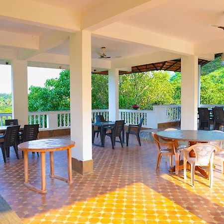 Bana The Wild Waters Hotel Muduvadi ภายนอก รูปภาพ
