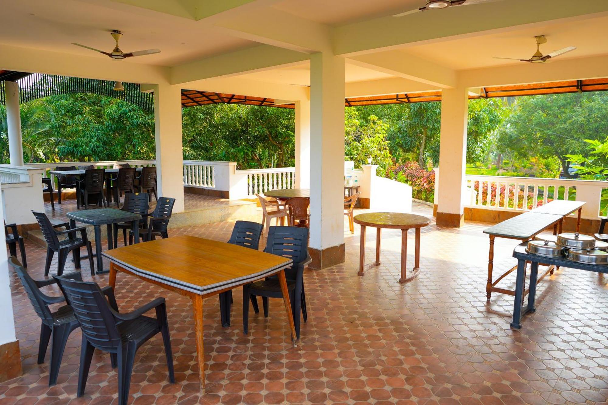 Bana The Wild Waters Hotel Muduvadi ภายนอก รูปภาพ