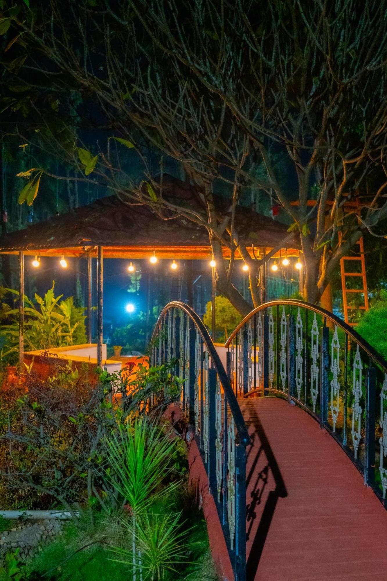 Bana The Wild Waters Hotel Muduvadi ภายนอก รูปภาพ