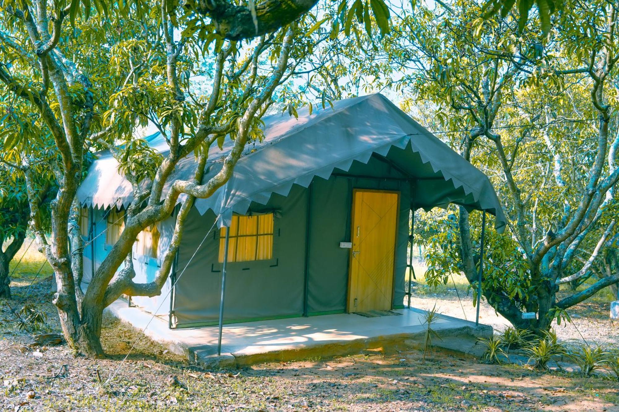 Bana The Wild Waters Hotel Muduvadi ภายนอก รูปภาพ