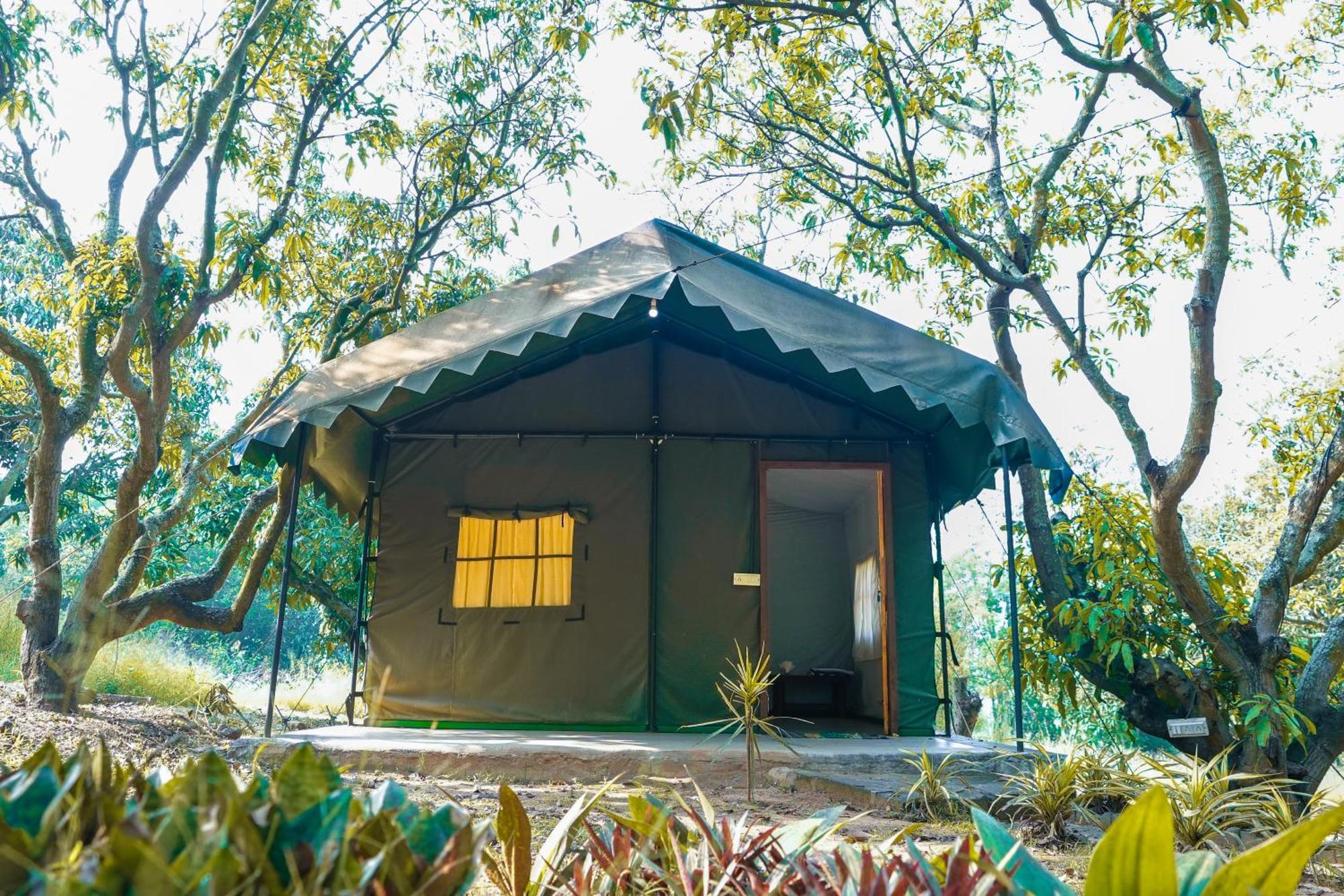 Bana The Wild Waters Hotel Muduvadi ภายนอก รูปภาพ
